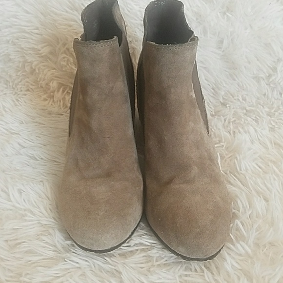 Heeled bootie - Picture 2 of 4